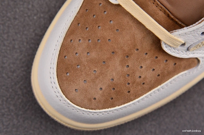 Travis 1 Low x SP AJ OG Scott DM7866-106 1210